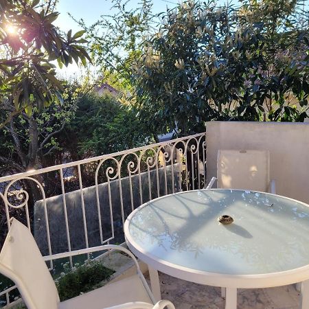 Joli T2, Terrasse Et Jardin, Ideal Pour Familles, A 15 Min De L'Aeroport Roissy Cdg Tremblay-en-France Экстерьер фото