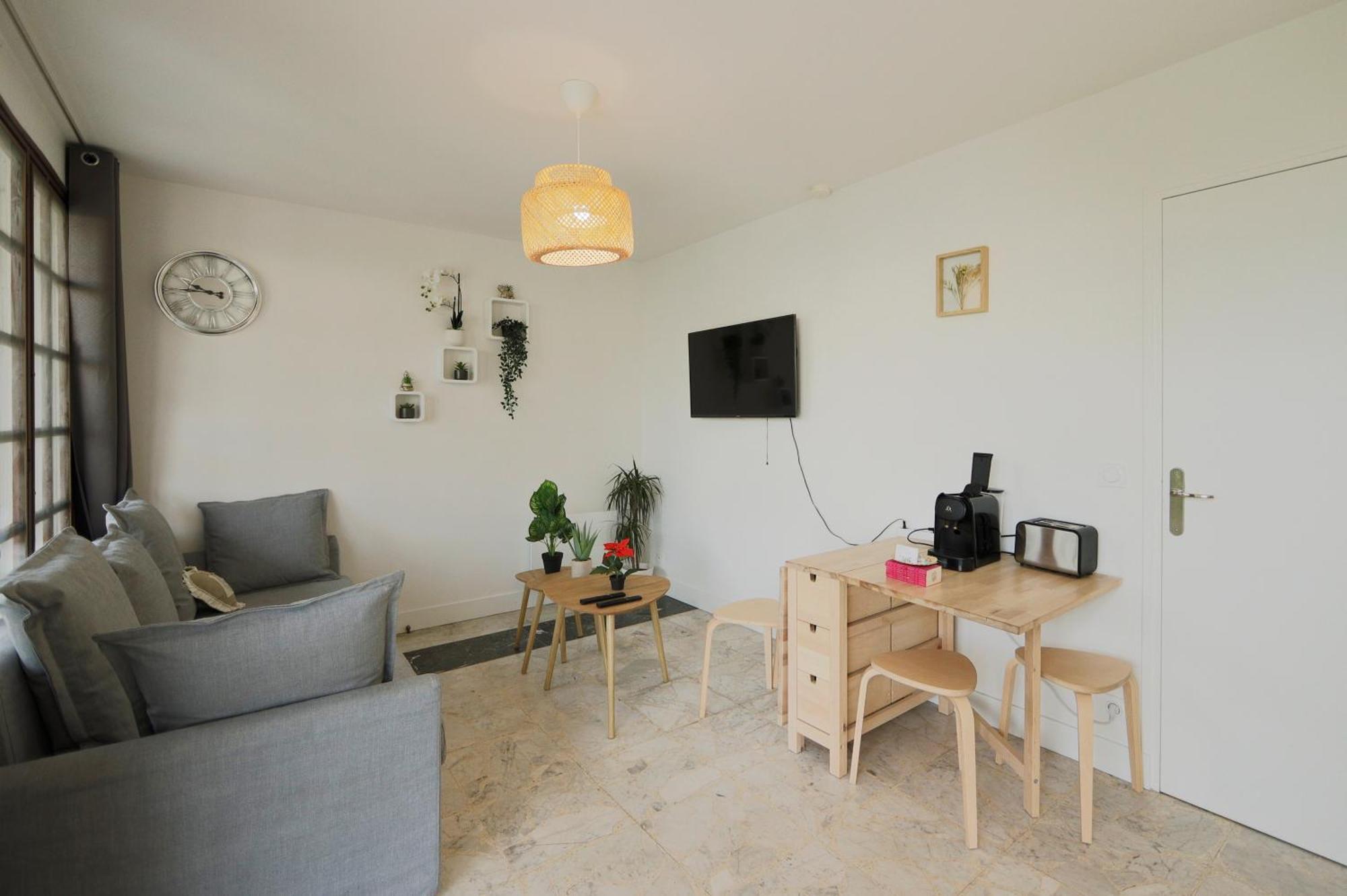 Joli T2, Terrasse Et Jardin, Ideal Pour Familles, A 15 Min De L'Aeroport Roissy Cdg Tremblay-en-France Экстерьер фото